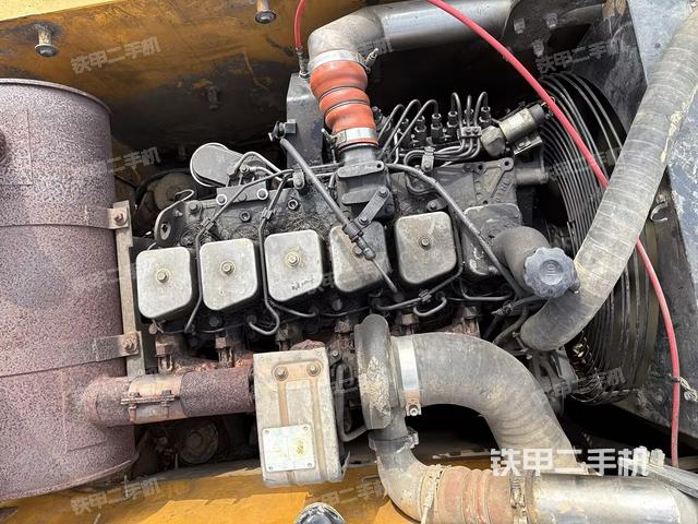 發(fā)動(dòng)機(jī)整體俯視(整機(jī)外觀) 發(fā)動(dòng)機(jī)整體俯視(整機(jī)外觀)