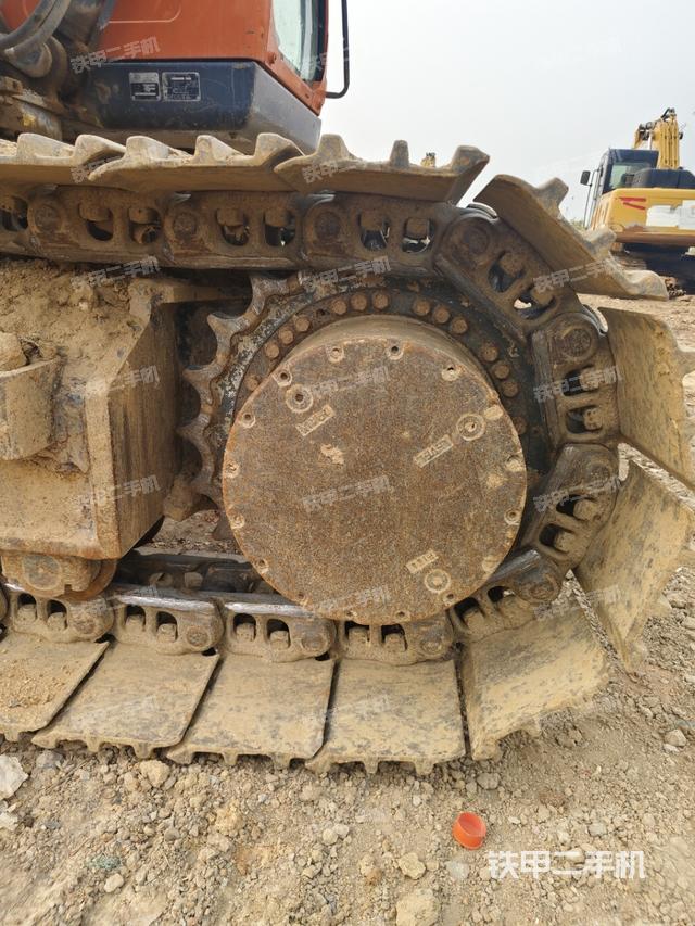 單側(cè)履帶整體（整機(jī)外觀）