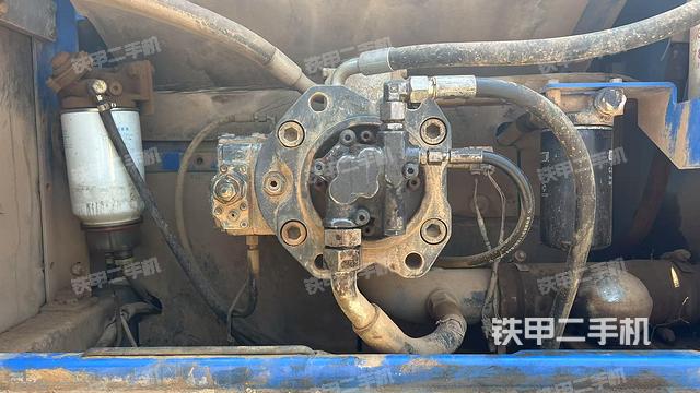 液壓泵斜45?左（大件艙室）