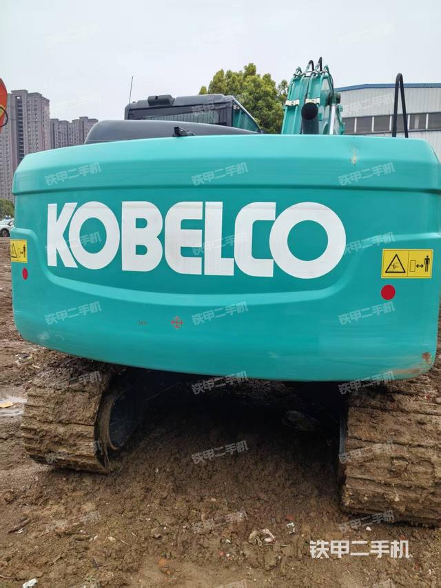 駕駛室頂部（整機(jī)外觀）