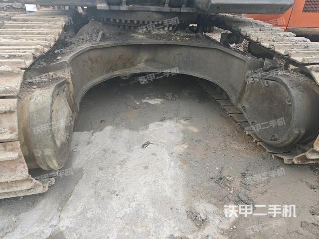 轉(zhuǎn)盤和下車架正前（工作和回轉(zhuǎn)裝置）