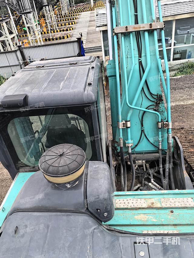 驾驶室顶部（整机外观）