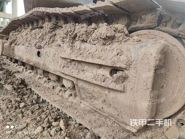 右側(cè)履帶整體(行走機(jī)構(gòu)) 右側(cè)履帶整體(行走機(jī)構(gòu))