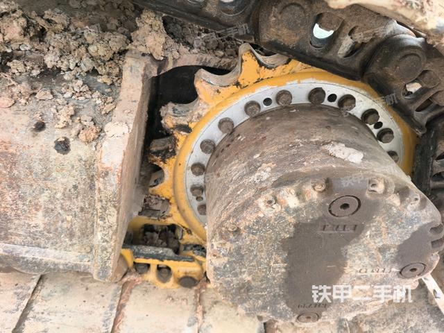 右側(cè)行走馬達蓋板(行走機構(gòu)) 右側(cè)行走馬達蓋板(行走機構(gòu))