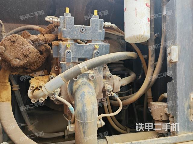 液壓泵斜45?右(大件艙室) 液壓泵斜45?右(大件艙室)