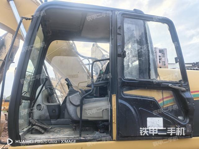 駕駛室頂部（整機(jī)外觀）