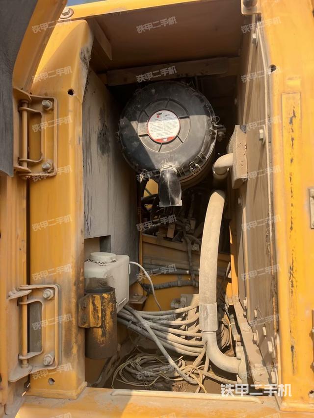 電瓶（大件艙室）