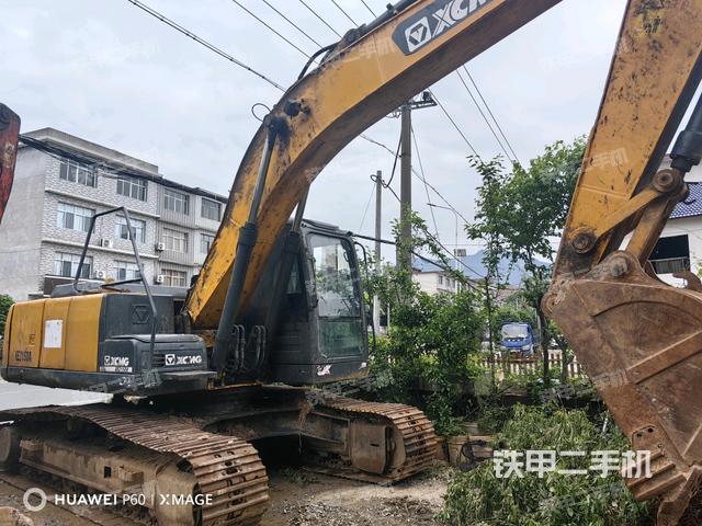 徐工XE215C挖掘机的设备实拍-第2张实拍照片