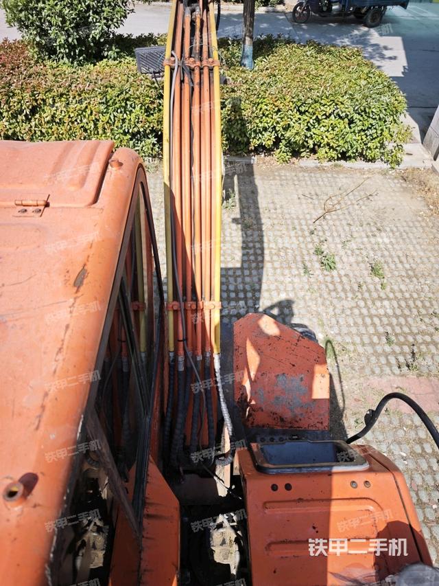 大臂背部俯視（工作和回轉(zhuǎn)裝置）