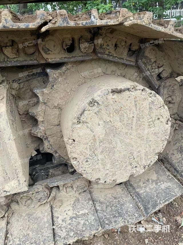 左驅(qū)動(dòng)輪（行走機(jī)構(gòu)）