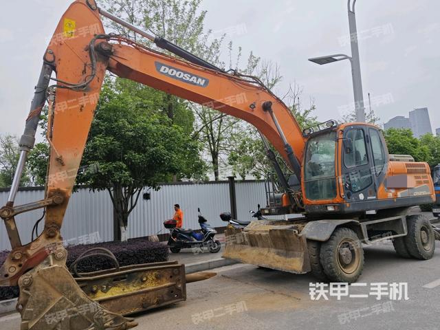 斗山DX210W-9C挖掘機
