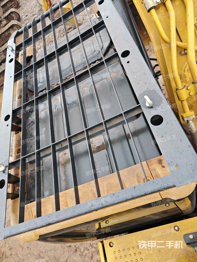 駕駛室頂部俯視（上車(chē)部件）