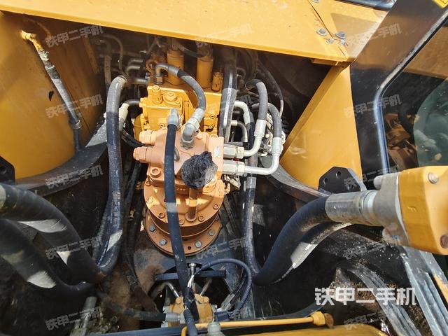 回轉(zhuǎn)馬達(dá)和主控閥（整機外觀）