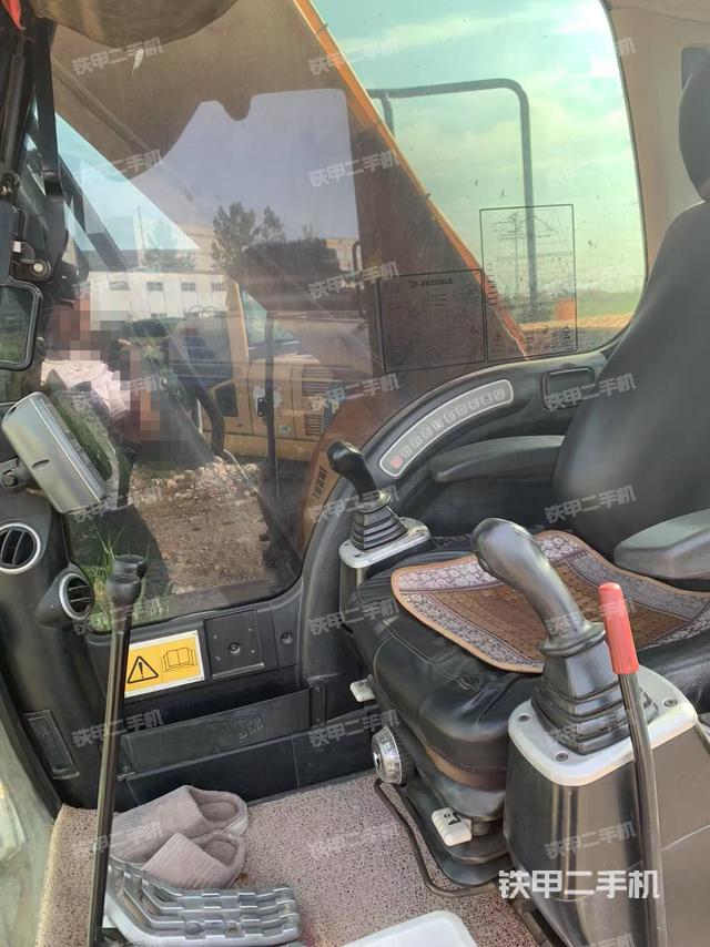 駕駛室整體（整機(jī)外觀）