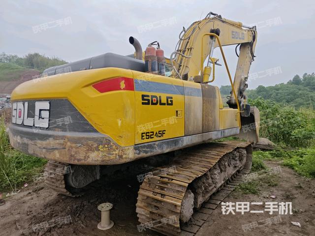 右后45(整機外觀) 右后45(整機外觀)