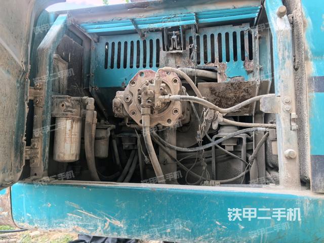 液壓泵斜45?右（大件艙室）