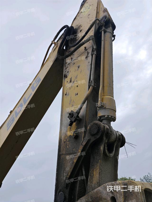 小臂整體右前(工作和回轉(zhuǎn)裝置) 小臂整體右前(工作和回轉(zhuǎn)裝置)