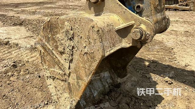 鏟斗右后整體（工作和回轉(zhuǎn)裝置）