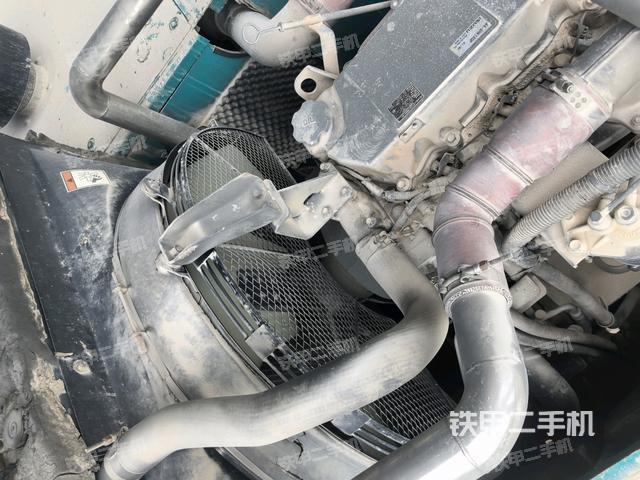 中央回轉(zhuǎn)接頭特寫（上車部件）