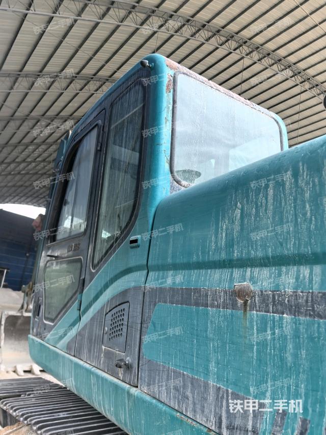 駕駛室左前45度（駕駛室部分）