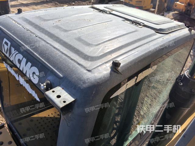 駕駛室頂部(整機(jī)外觀) 駕駛室頂部(整機(jī)外觀)