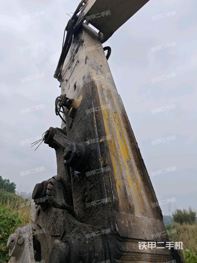 小臂整體左后(工作和回轉(zhuǎn)裝置) 小臂整體左后(工作和回轉(zhuǎn)裝置)