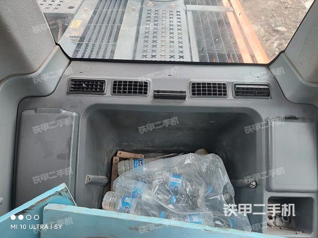 座椅后部(駕駛室部分) 座椅后部(駕駛室部分)