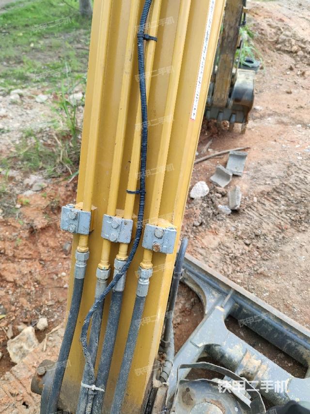 大臂背部俯視（工作和回轉(zhuǎn)裝置）