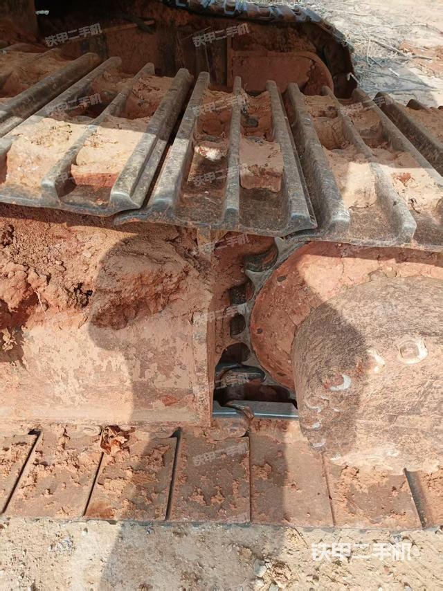 單側(cè)履帶整體（整機(jī)外觀）