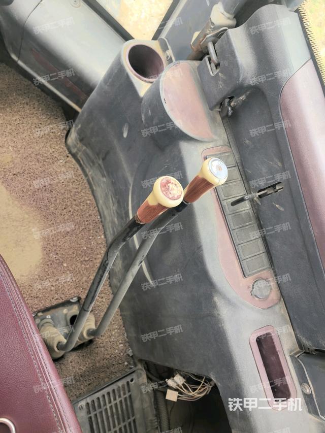 操作桿  檔位(駕駛室部分) 操作桿  檔位(駕駛室部分)