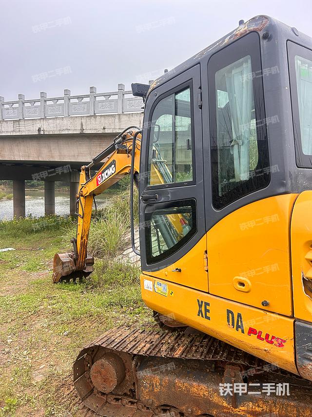 駕駛室頂部（整機(jī)外觀）