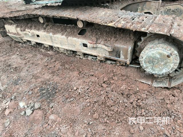 左側(cè)履帶整體?（行走機(jī)構(gòu)）