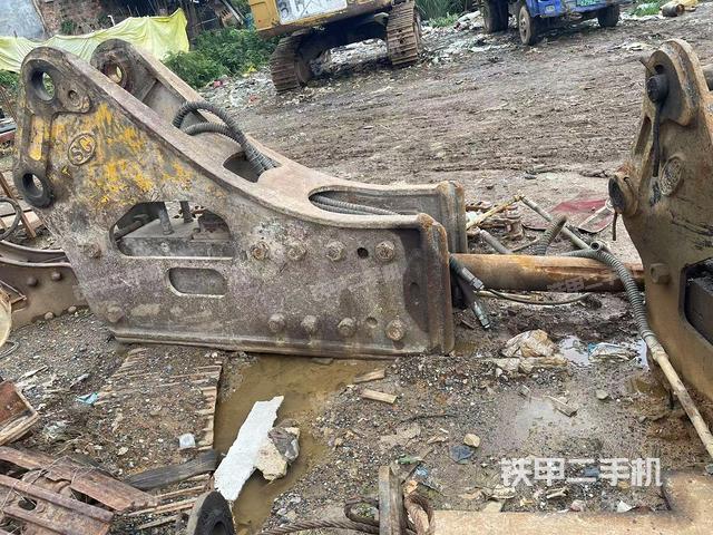 駕駛室頂部（整機(jī)外觀）