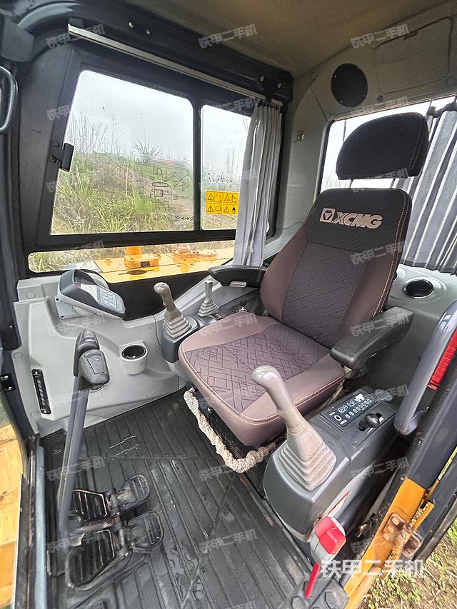 駕駛室整體（整機(jī)外觀）