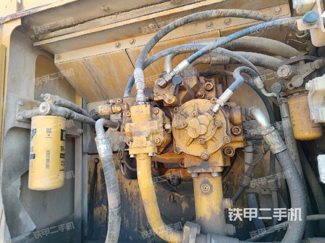 液壓泵斜45?左（大件艙室）