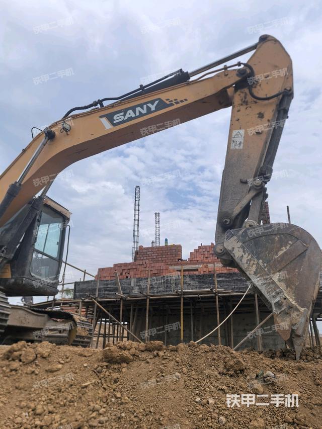 大臂整體?右側(cè)（工作和回轉(zhuǎn)裝置）