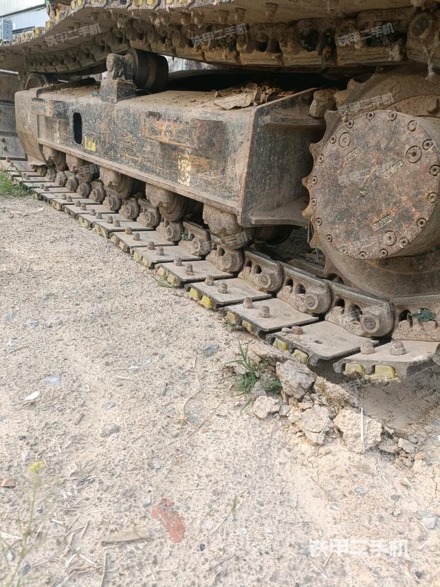 左側(cè)履帶整體?（行走機(jī)構(gòu)）