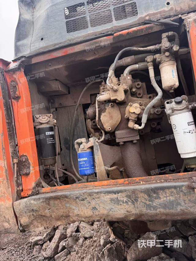 液壓泵斜45?左（大件艙室）