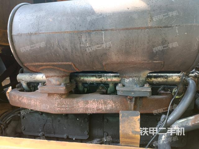 发动机左侧(整机外观及大件) 发动机左侧(整机外观及大件)