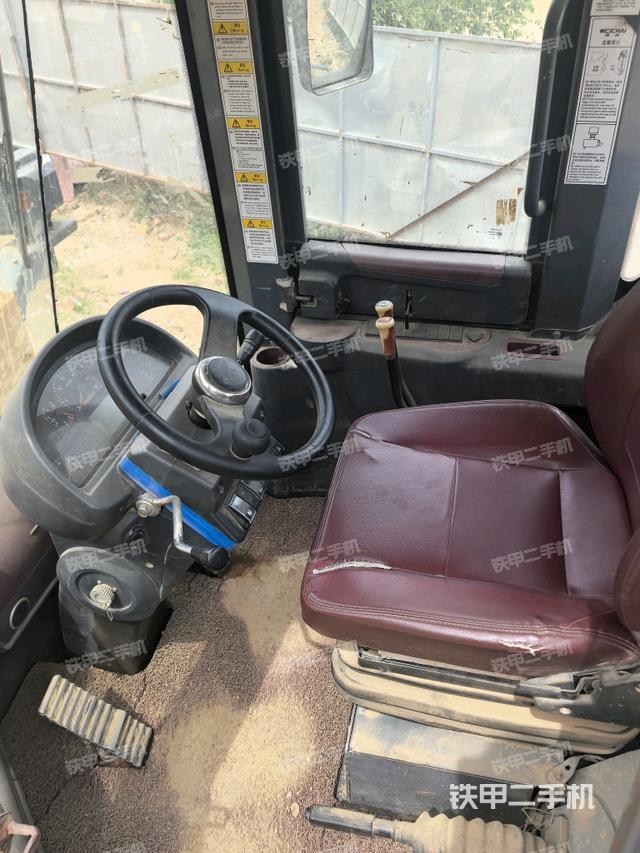 頂棚整體  內(nèi)(駕駛室部分) 頂棚整體  內(nèi)(駕駛室部分)