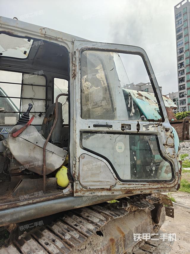 驾驶室整体（整机外观）