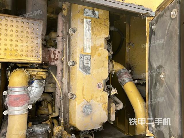 發(fā)動(dòng)機(jī)室（上車部件）