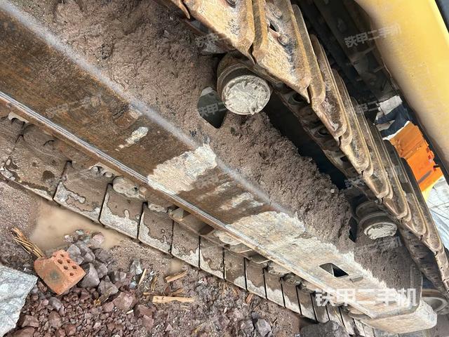 左側(cè)履帶整體?（行走機(jī)構(gòu)）