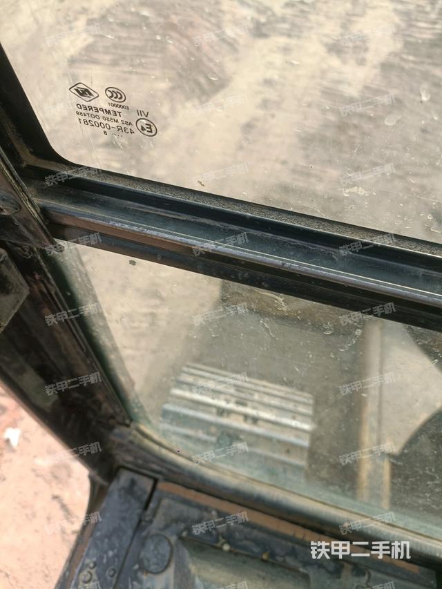 后窗玻璃角標(biāo)（駕駛室部分）