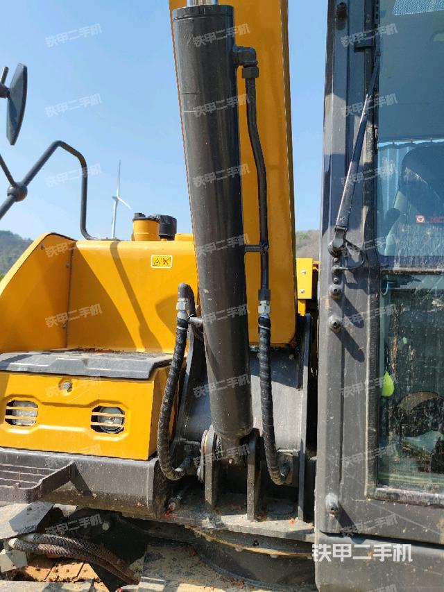 大臂背部俯視（工作和回轉(zhuǎn)裝置）