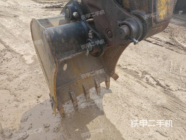 鏟斗右后整體（工作和回轉(zhuǎn)裝置）