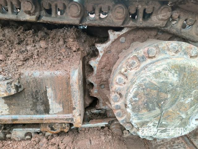 左驅(qū)動輪（行走機(jī)構(gòu)）