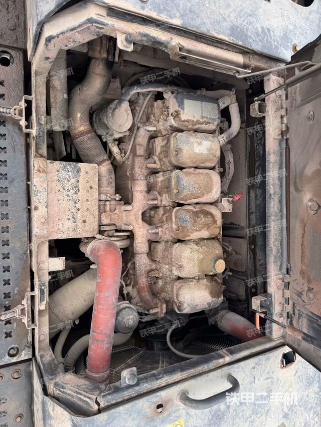 發(fā)動(dòng)機(jī)室（上車部件）