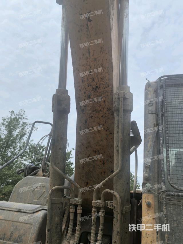 大臂油缸整體?豎拍(工作和回轉(zhuǎn)裝置) 大臂油缸整體?豎拍(工作和回轉(zhuǎn)裝置)