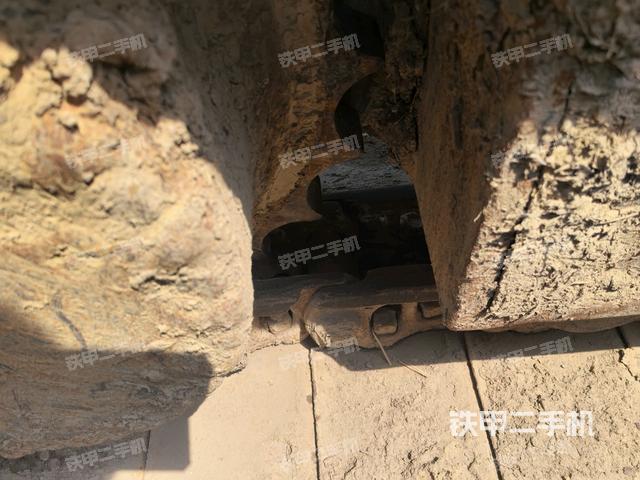 右側(cè)履帶整體(行走機構(gòu)) 右側(cè)履帶整體(行走機構(gòu))